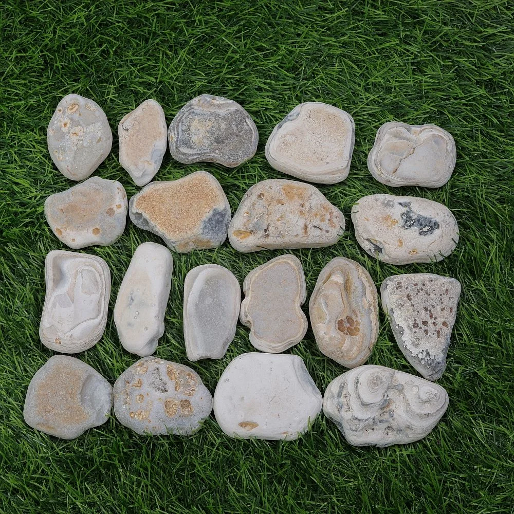 Tumbled Sea Dry Pebbles